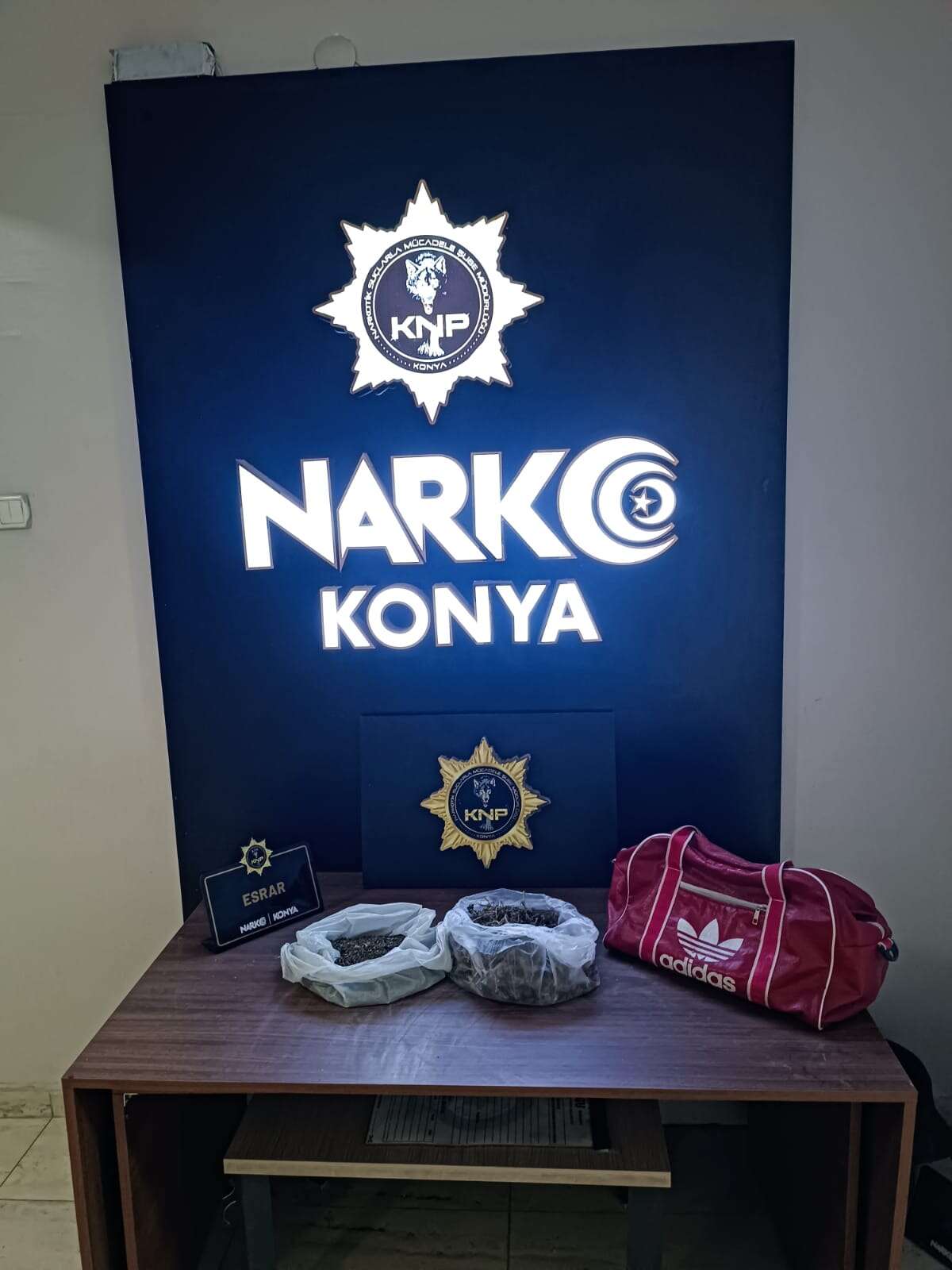 Konya’da çuval çuval uyuşturucu ele geçirildi! 140 isim tutuklandı 7